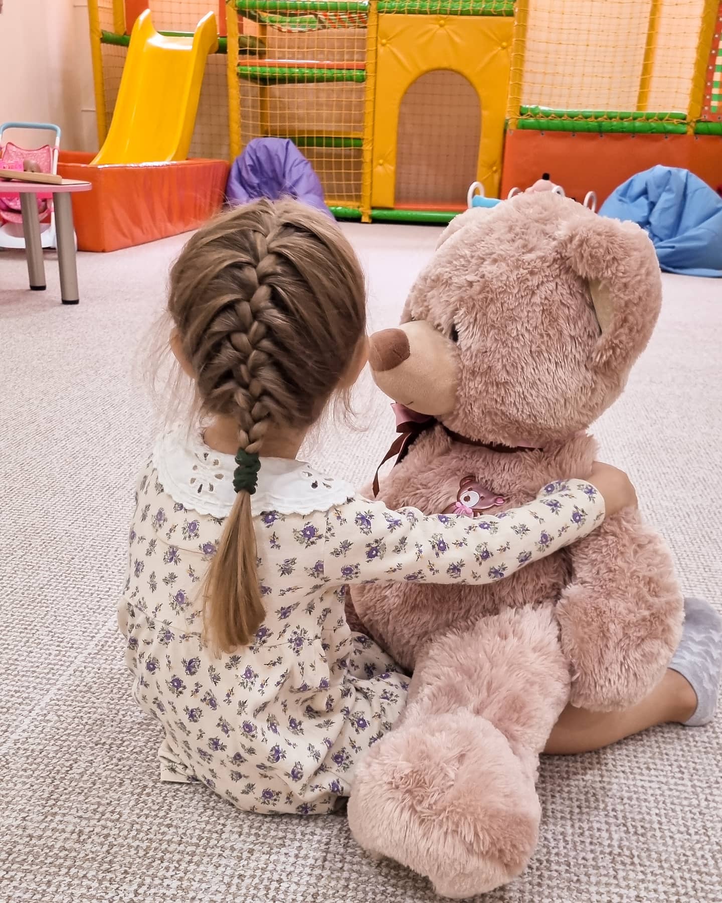 ditky-grayut-batki-vidvochivayut ditky-grayut-batki-vidvochivayut