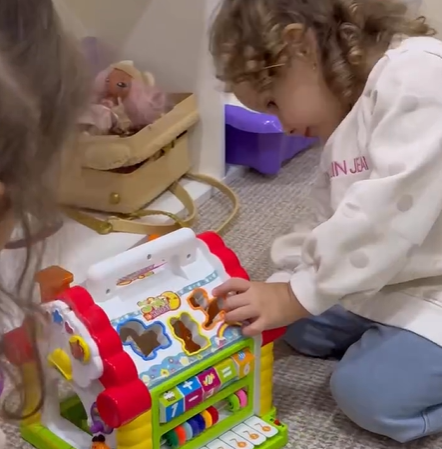 Няня в Ужгороді - дитяча кімната з доглядом за дитиною