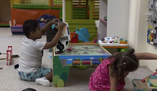 • розваги для дітей • ігри для дітей • розваги в приміщенні • дитячий центр • куди піти з дитиною • ігрова кімната для малюків • дитячий майданчик в приміщенні • дитячі активності • розважальний центр для дітей • дитячий клуб